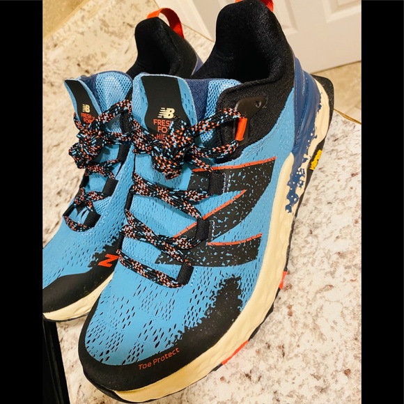 New Balance Fresh FoamTrail-Running Shoes -Women's - Picture 1 of 5